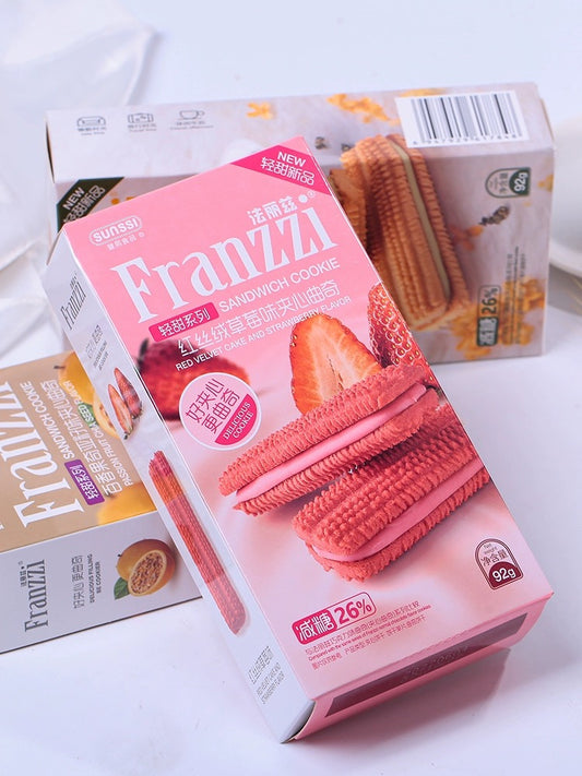 Franzzi Sandwich Cookie Red Velvet & Strawberry Flavor